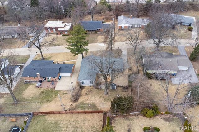 326 Renaldo Drive, Chesterfield, MO 63017