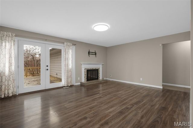 326 Renaldo Drive, Chesterfield, MO 63017