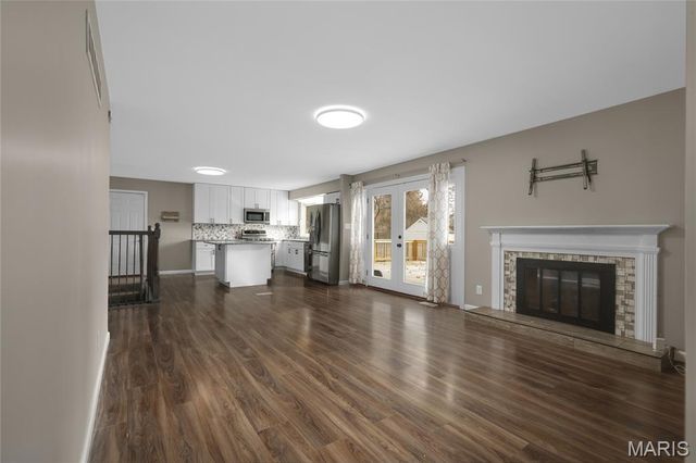 326 Renaldo Drive, Chesterfield, MO 63017