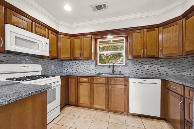 9927 Southport Drive, Houston, TX 77089