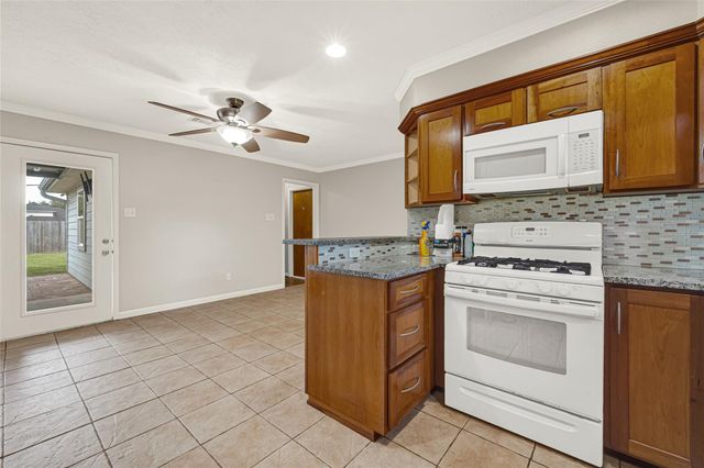 9927 Southport Drive, Houston, TX 77089
