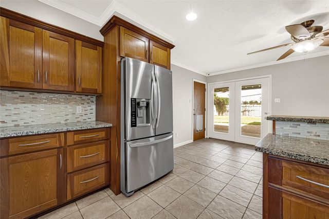 9927 Southport Drive, Houston, TX 77089