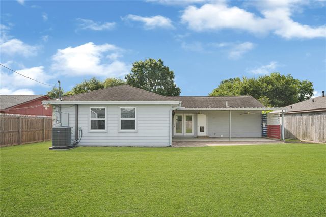 9927 Southport Drive, Houston, TX 77089
