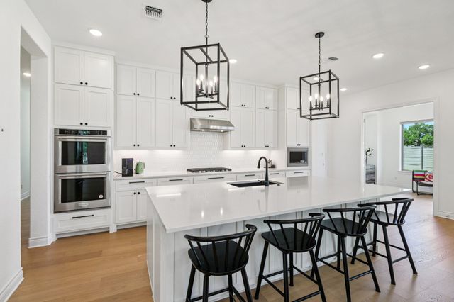 101 Wolf Ridge RD, Georgetown, TX 78628