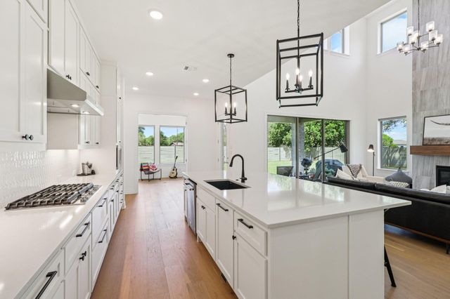 101 Wolf Ridge RD, Georgetown, TX 78628