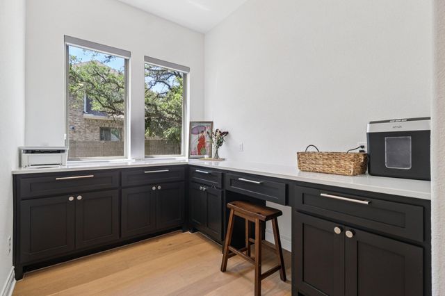 101 Wolf Ridge RD, Georgetown, TX 78628