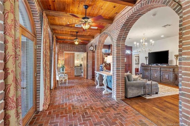 1301 Charlestown Lane, Lake Charles, LA 70605
