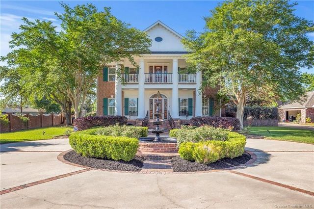 1301 Charlestown Lane, Lake Charles, LA 70605