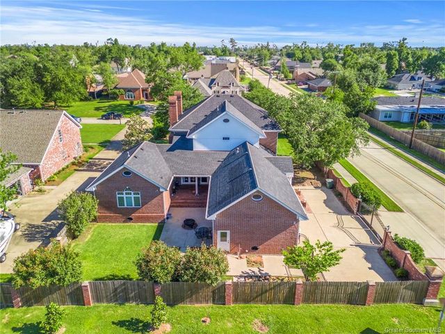 1301 Charlestown Lane, Lake Charles, LA 70605