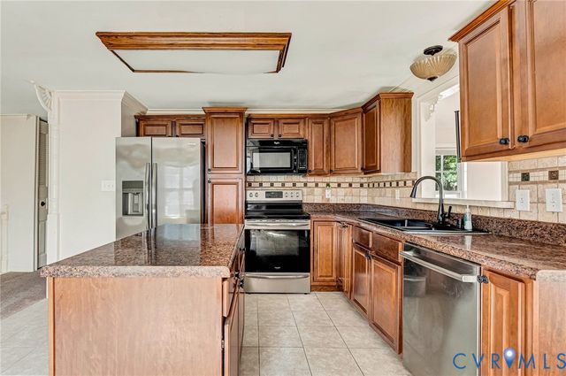 7175 Cactus Rd, Hanover, VA 23111