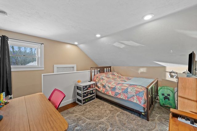 249 Pleasant St, Southbridge, MA 01550