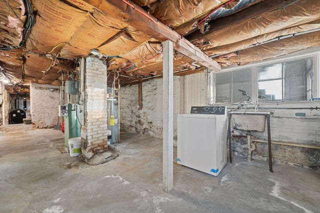 249 Pleasant St, Southbridge, MA 01550