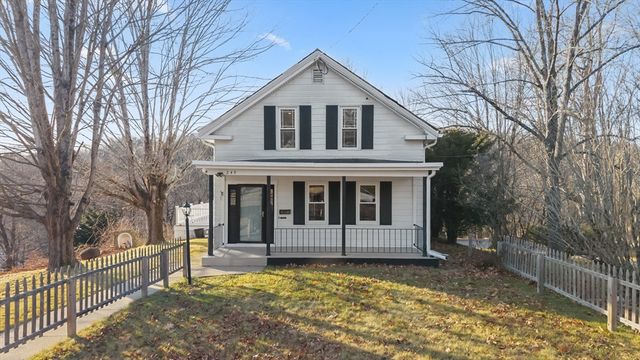 249 Pleasant St, Southbridge, MA 01550