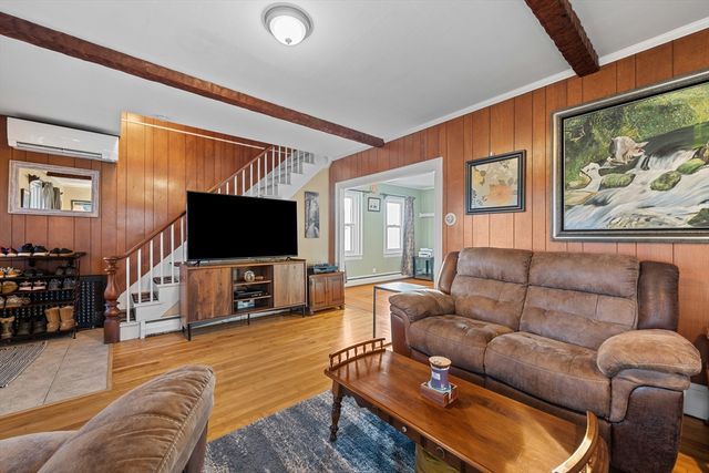 249 Pleasant St, Southbridge, MA 01550