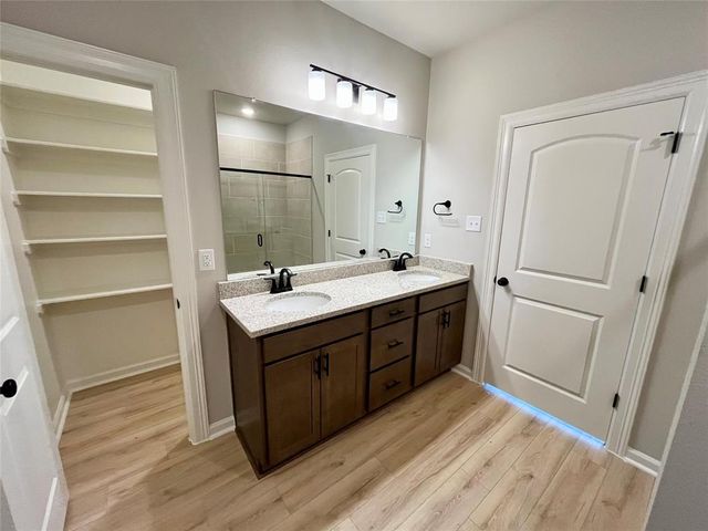 1010 Gentle Nook Drive, Beasley, TX 77417