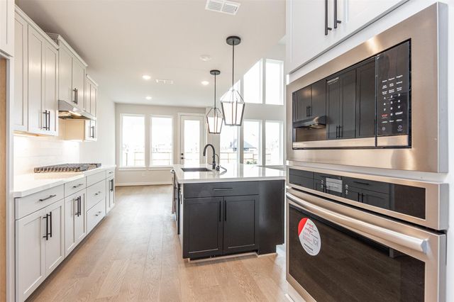 1735 Rustling Creek Drive, Missouri City, TX 77459