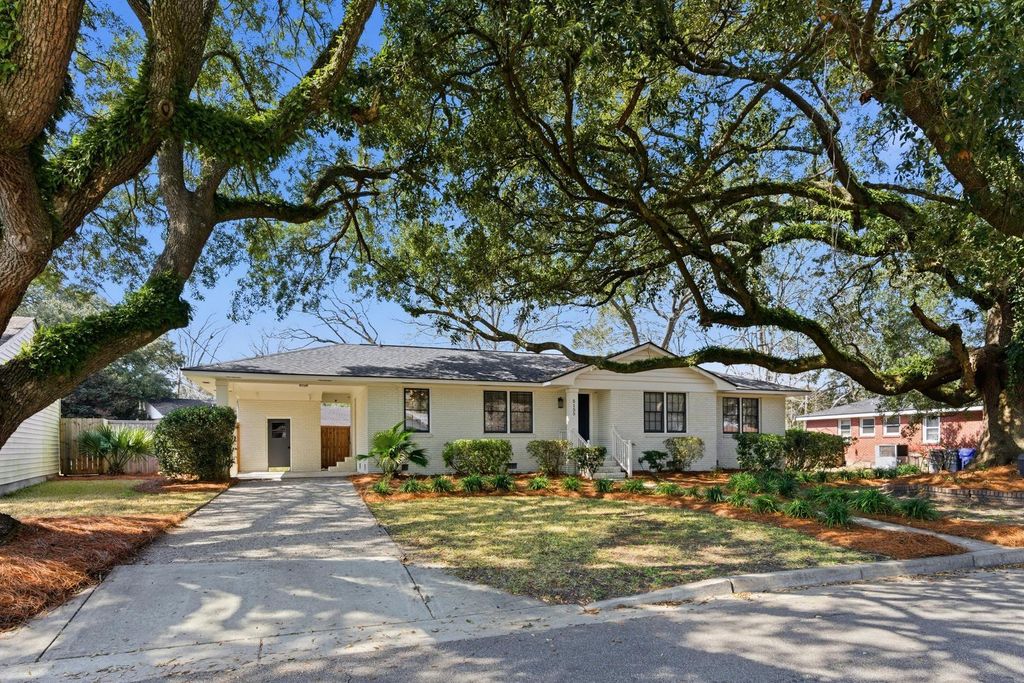 Image 2 of property listing at 5155 Monterey Street, North Charleston, SC 29405