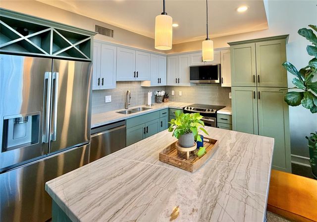 3311 Yupon Street 606, Houston, TX 77006