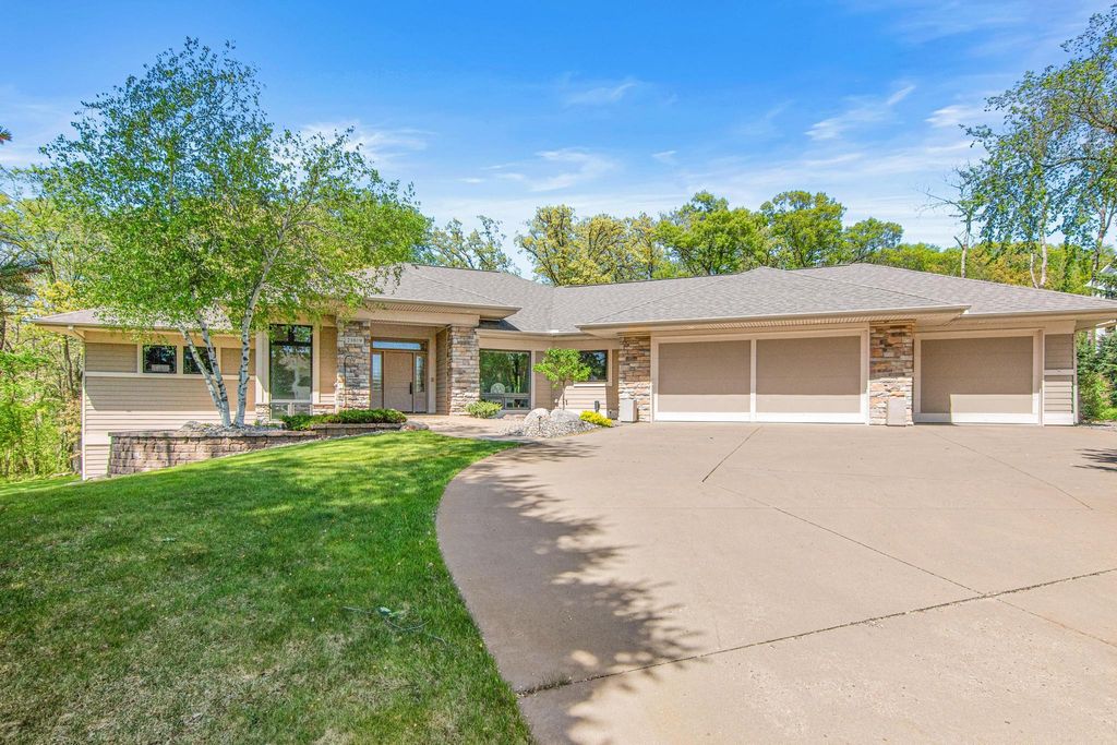 21019 France Boulevard, Lakeville, MN 55044