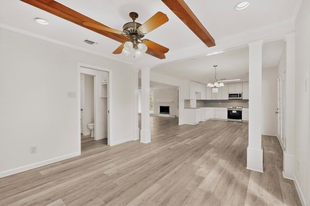 812 George ST, Taylor, TX 76574