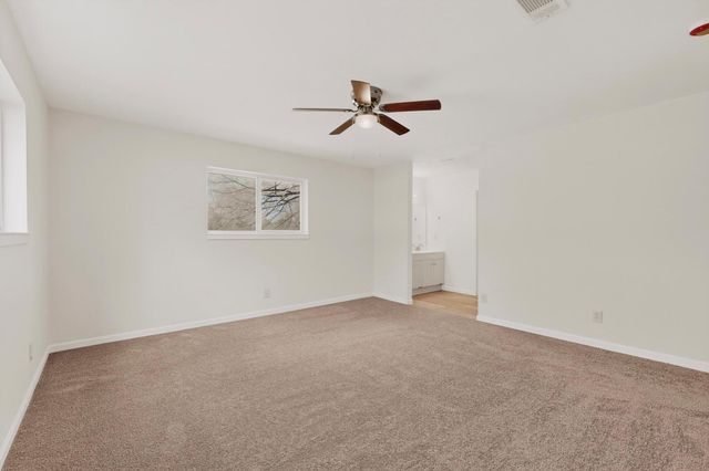 812 George ST, Taylor, TX 76574