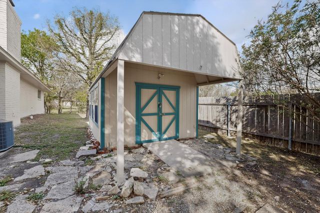 812 George ST, Taylor, TX 76574