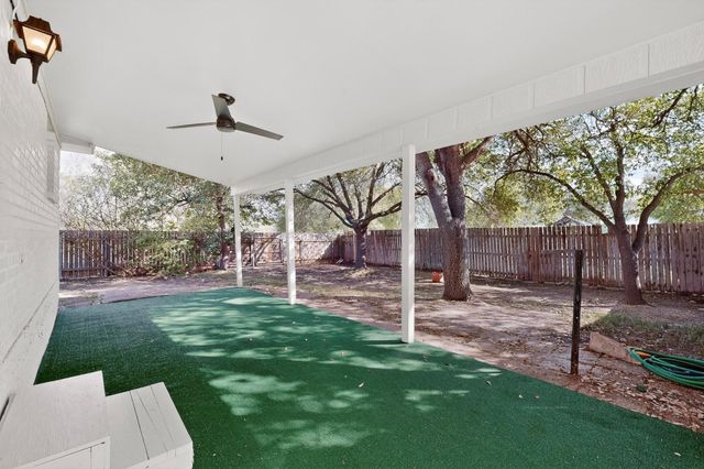 812 George ST, Taylor, TX 76574