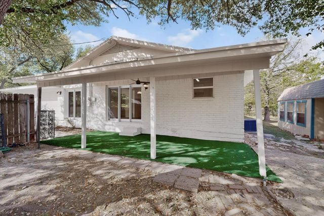 812 George ST, Taylor, TX 76574