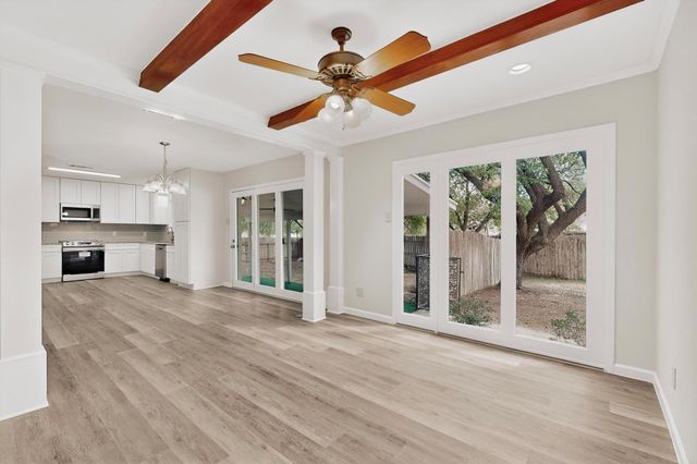 812 George ST, Taylor, TX 76574