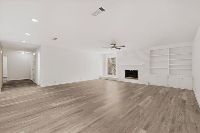 812 George ST, Taylor, TX 76574