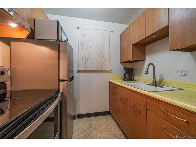 855 Pennsylvania St 305, Denver, CO 80203
