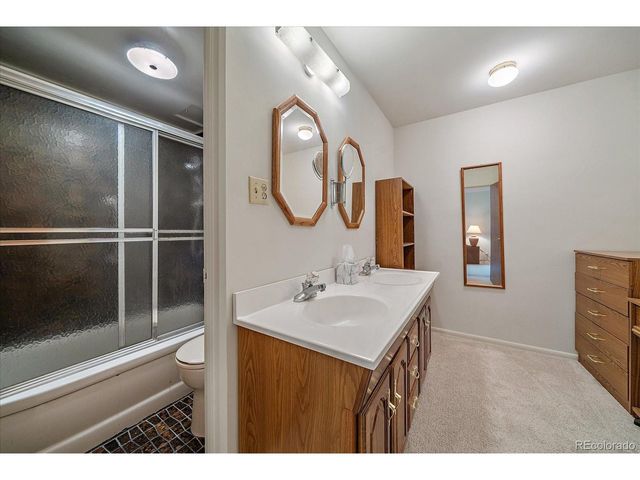 855 Pennsylvania St 305, Denver, CO 80203