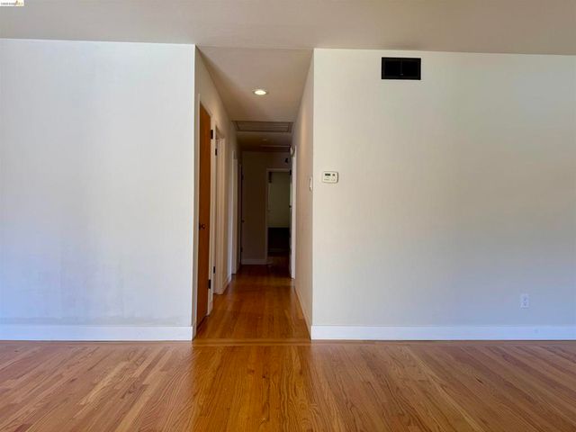 312 Walker Dr, Mountain View, CA 94043