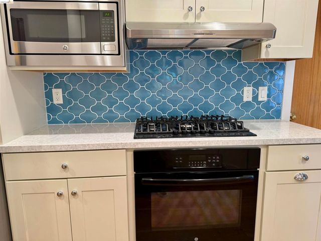 312 Walker Dr, Mountain View, CA 94043