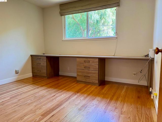 312 Walker Dr, Mountain View, CA 94043