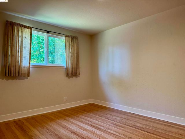 312 Walker Dr, Mountain View, CA 94043