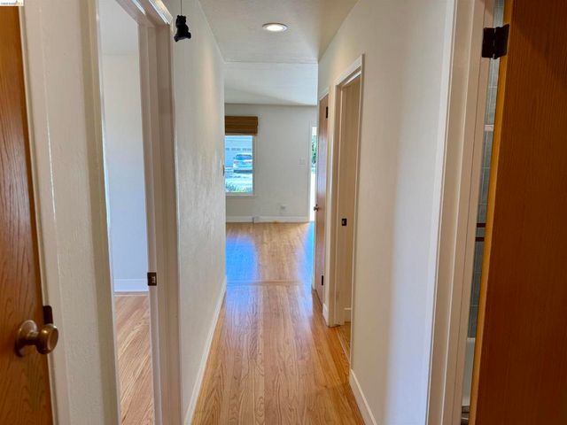 312 Walker Dr, Mountain View, CA 94043