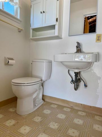 312 Walker Dr, Mountain View, CA 94043