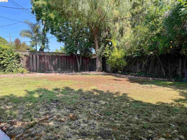 312 Walker Dr, Mountain View, CA 94043