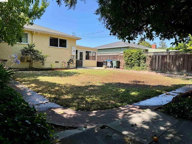 312 Walker Dr, Mountain View, CA 94043