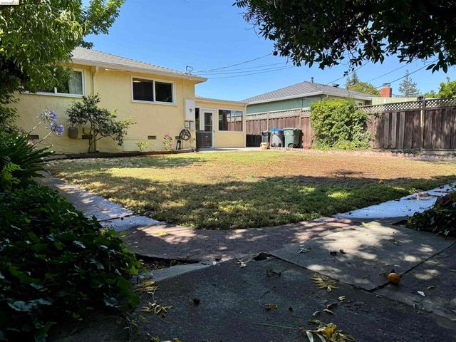 312 Walker Dr, Mountain View, CA 94043
