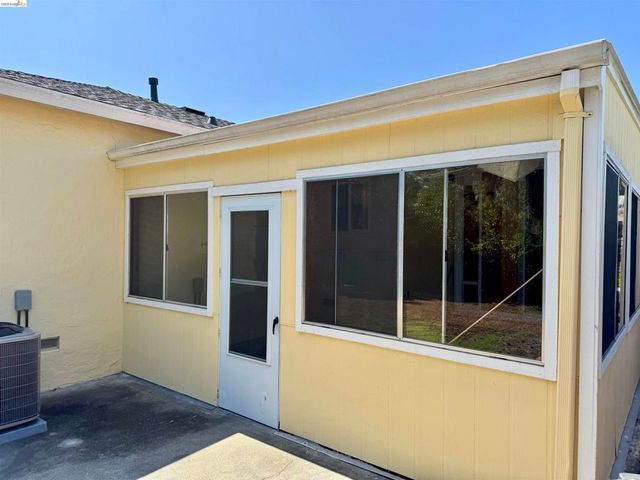 312 Walker Dr, Mountain View, CA 94043