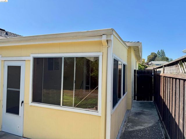 312 Walker Dr, Mountain View, CA 94043