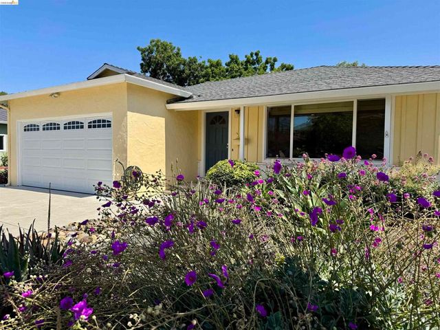312 Walker Dr, Mountain View, CA 94043