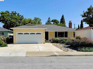 312 Walker Dr, Mountain View, CA 94043