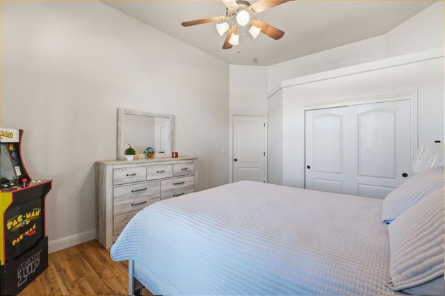 3296 Hollow Avenue, Madera, CA 93637