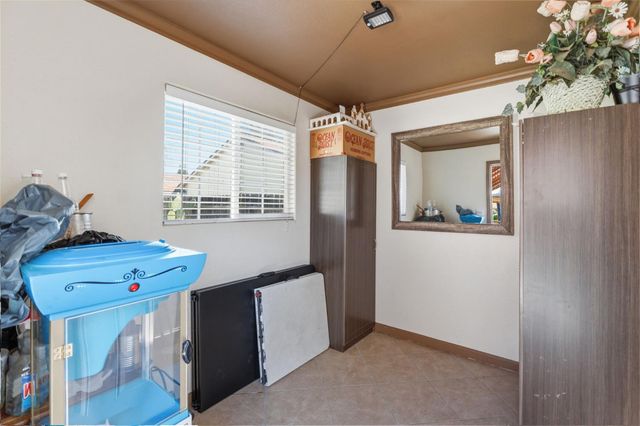 3296 Hollow Avenue, Madera, CA 93637