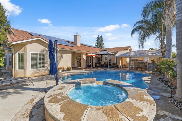 3296 Hollow Avenue, Madera, CA 93637