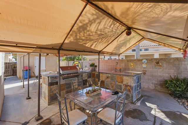 3296 Hollow Avenue, Madera, CA 93637