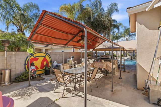 3296 Hollow Avenue, Madera, CA 93637